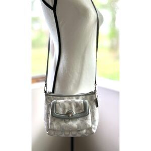 Vintage Coach Penelope Poppy Signature Silver Crossbody bag